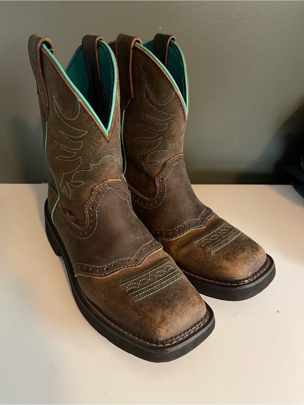 Women’s Justin Boots Size 7B